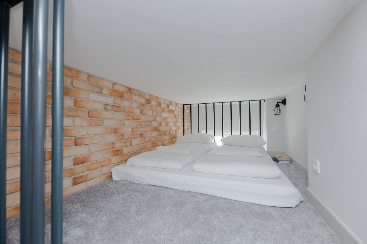 4 Eco Apart Chateau Jagiellonska 22 Warszawa Old Town ภายนอก รูปภาพ